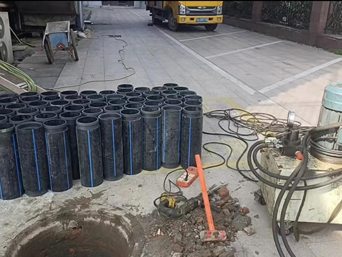 香坊PE置换管厂家 DN315置换管 非开挖管短管置换